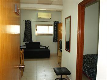 Aparthotel Dizengoff Sea